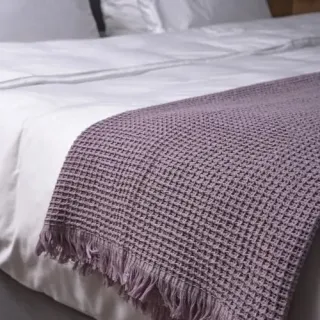 Плед Прикосновение 180x140 с бахромой Плед Прикосновение 180x140 с бахромой