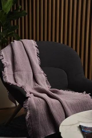 Плед Прикосновение 180x140 с бахромой Плед Прикосновение 180x140 с бахромой