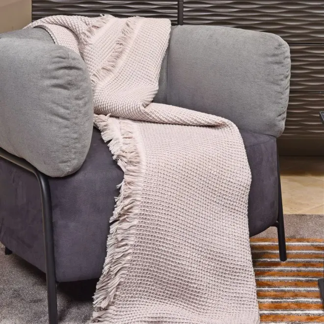 Плед Прикосновение 180x140 с бахромой Плед Прикосновение 180x140 с бахромой