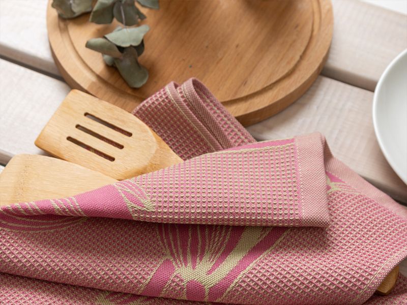 Как выбрать идеальные кухонные полотенца: материалы, плотность, впитываемость гид по материалам и уходу