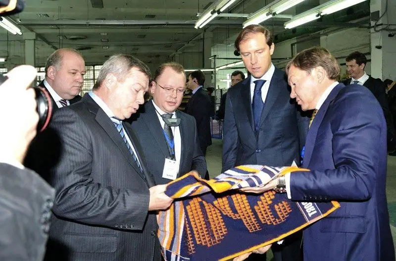 Глава Минпромторга РФ и донской губернатор посетили «Донецкую Мануфактуру»