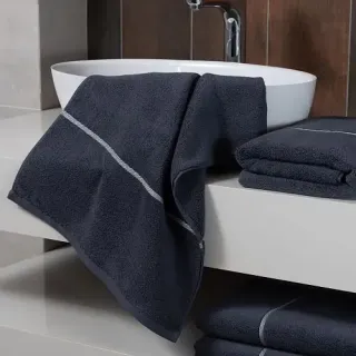 Cleanelly – Полотенце махровое Base del comfort с петелькой, графит