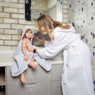 Уголок купальный Coniglietto с вышивкой 