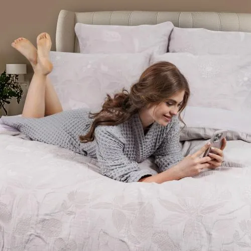 Cleanelly – Комплект постельного белья Цветочный узор (рельефное) в подарочной упаковке, размер Евро